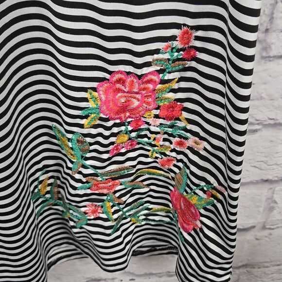 Maurices Striped T-shirt Dress Floral Embroidery Jersey Knit Shift A-Line Casual - Picture 8 of 13